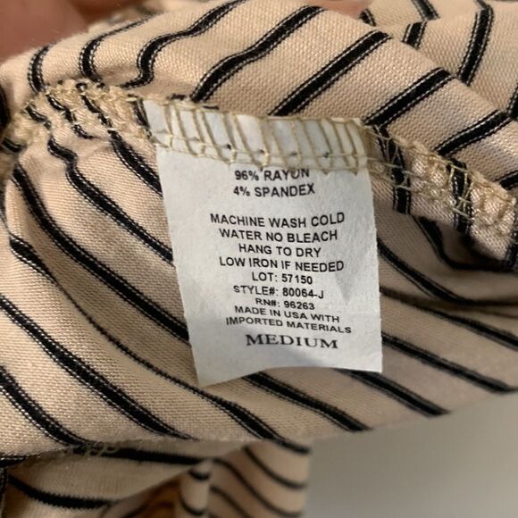 Brit & Bri NWT cream/black striped peplum tank top Size medium - Picture 6 of 6